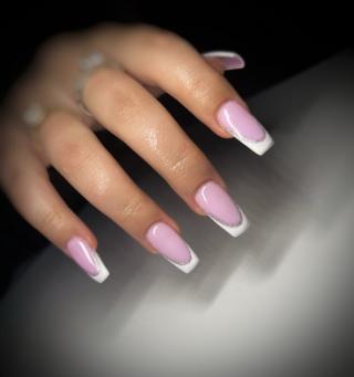 Salon de Manucure Beauty House ByL’ 0