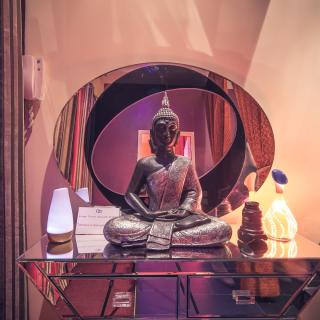 Salon de Manucure Suiteroom Spa Massage Naturiste 0