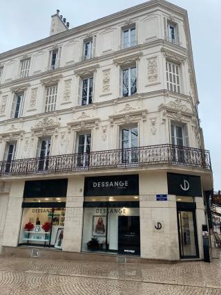 Salon de Manucure DESSANGE - Coiffeur Poitiers 0