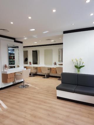 Salon de Manucure DESSANGE - Coiffeur Mantes La Jolie 0