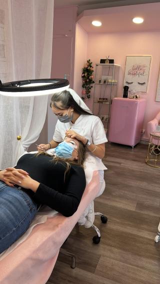 Salon de Manucure Studio Lashes - extension cils - microblading - maquillage permanent 0