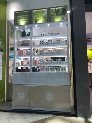 Salon de Manucure Yves Rocher 0