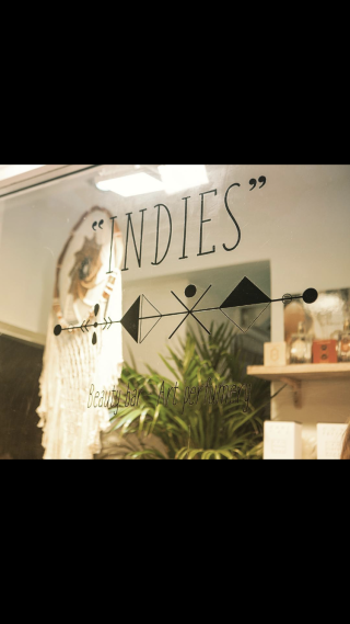 Salon de Manucure INDIES Beauté Parfumerie Sourcils Cils Make Up Manucure 0