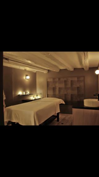 Salon de Manucure Massages et Soins du Monde 0