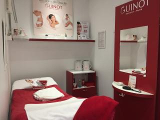Salon de Manucure Institut Guinot 0
