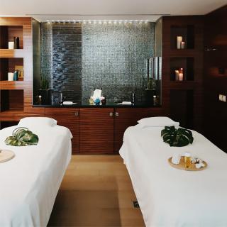 Salon de Manucure Spa by Clarins - InterContinental Hôtel Dieu 2