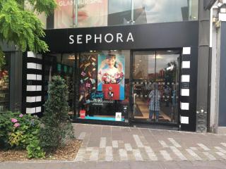 Salon de Manucure Bar à Sourcils - Benefit Brow Bar Colombes 1