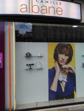 Salon de Manucure Camille Albane - Coiffeur Asnieres-sur-Seine 1