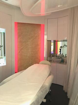 Salon de Manucure DESSANGE - Coiffeur Lyon Jarente 0