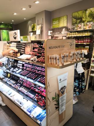 Salon de Manucure Yves Rocher 0