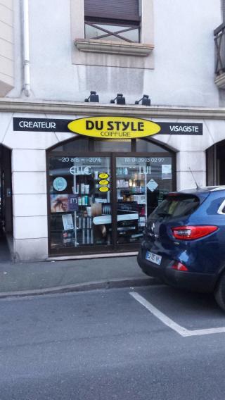 Salon de Manucure Du Style Coiffure 0