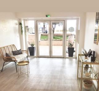 Salon de Manucure Hello Gorgeous Microblading/ Le regard sublimé 0