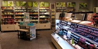 Salon de Manucure Yves Rocher 2