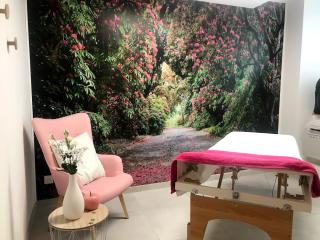 Salon de Manucure Au p’tit soin Institut de beauté 0