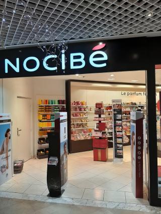 Salon de Manucure Parfumerie April Lille 0