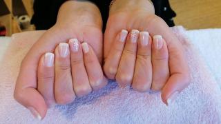 Salon de Manucure Institut de Beauté - Esthecora 1