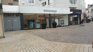 Salon de Manucure DESSANGE - Coiffeur Chateauroux 0