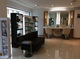 Salon de Manucure DESSANGE - Coiffeur Poissy 0