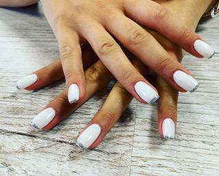 Salon de Manucure Mary’ Ongles Prêt à Porter Féminin 2