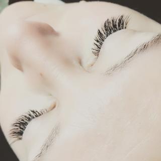 Salon de Manucure Les Belles de Cadix - Extensions de cils et Stylisme Ongulaire 0