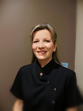 Salon de Manucure MON INSTANT DOUCEUR BIO - Massage du visage Kobido , Gua Sha, Face Sculpting , Face cupping - Soins de beauté Bio 0