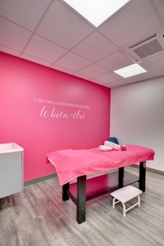 Salon de Manucure Esthetic Center Yzeure - Institut de beauté 0
