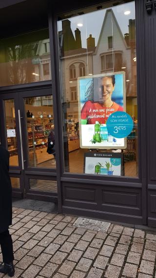 Salon de Manucure Yves Rocher 0