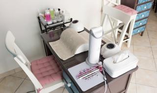 Salon de Manucure Les petits soins de Colombine 0