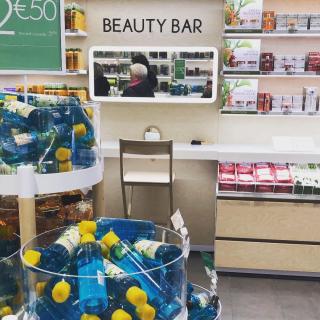 Salon de Manucure Yves Rocher 0