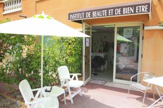 Salon de Manucure Institut Dans Un monde par fée 0