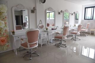 Salon de Manucure Françoise Ide Hairstylist 0