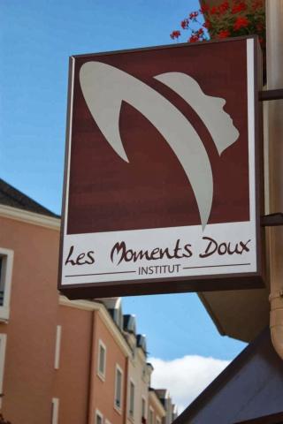 Salon de Manucure Institut de beauté - Angers - Les Moments Doux 0