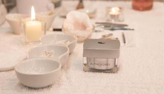 Salon de Manucure Emma Nabé Beauté & Bien-être 1