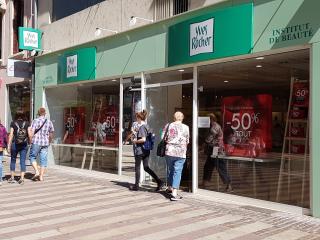 Salon de Manucure Yves Rocher 2