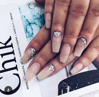 Salon de Manucure Institut d'ongles NailsbyHLN 0