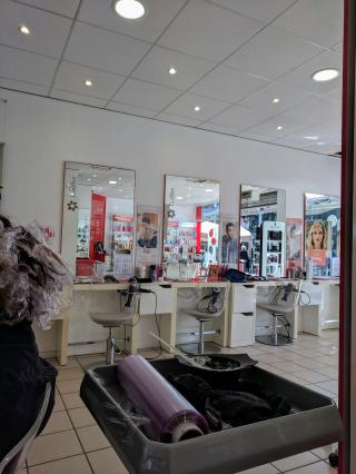 Salon de Manucure Saint Algue - Coiffeur Lamorlaye 1