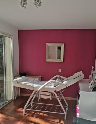 Salon de Manucure Ongles & Tresses 0