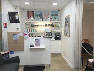 Salon de Manucure INSTANT INFINI Beauté et Bien-être - drainage lymphatique type Renata França 0