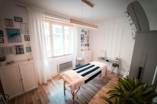 Salon de Manucure Holy body 0