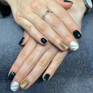 Salon de Manucure Le bar à ongles...by v Saint Genis 2 0