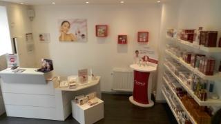 Salon de Manucure Institut Guinot 1