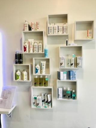 Salon de Manucure Un Hair Coiffure 0