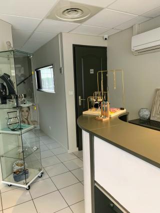 Salon de Manucure LA BELLEZZA 0