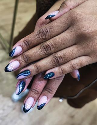 Salon de Manucure M'Beauté 0