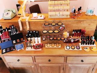 Salon de Manucure Aux Bons Soins 0