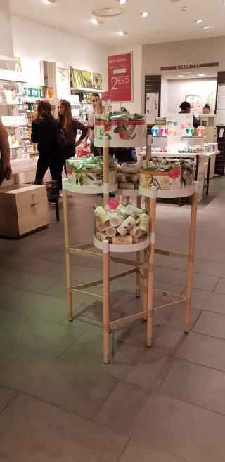 Salon de Manucure Yves Rocher 0