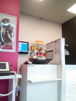 Salon de Manucure Esthetic Center Angoulême - Institut de Beauté 0