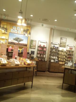 Salon de Manucure L'OCCITANE EN PROVENCE 1