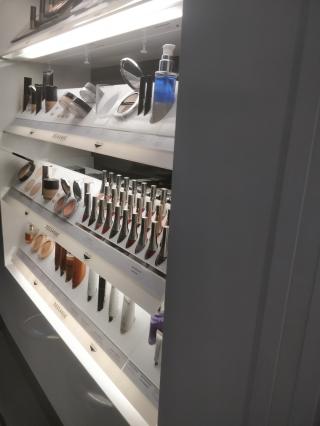 Salon de Manucure DESSANGE - Coiffeur Nancy 0