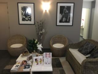 Salon de Manucure Dr Eric Pietri Médecine esthétique morphologique anti-âge 0